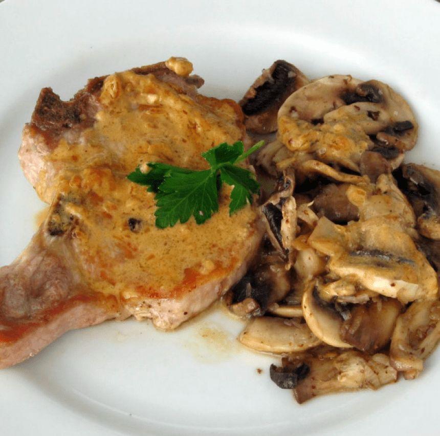 Oven-Baked Pork Carbonade with Mushrooms