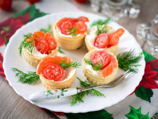 Tartlets with Salmon & Cream Cheese